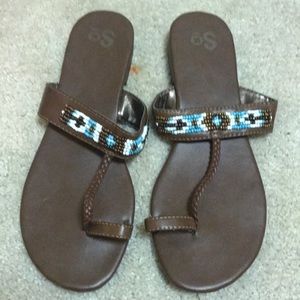 🌞3/$25 So brown flip flops